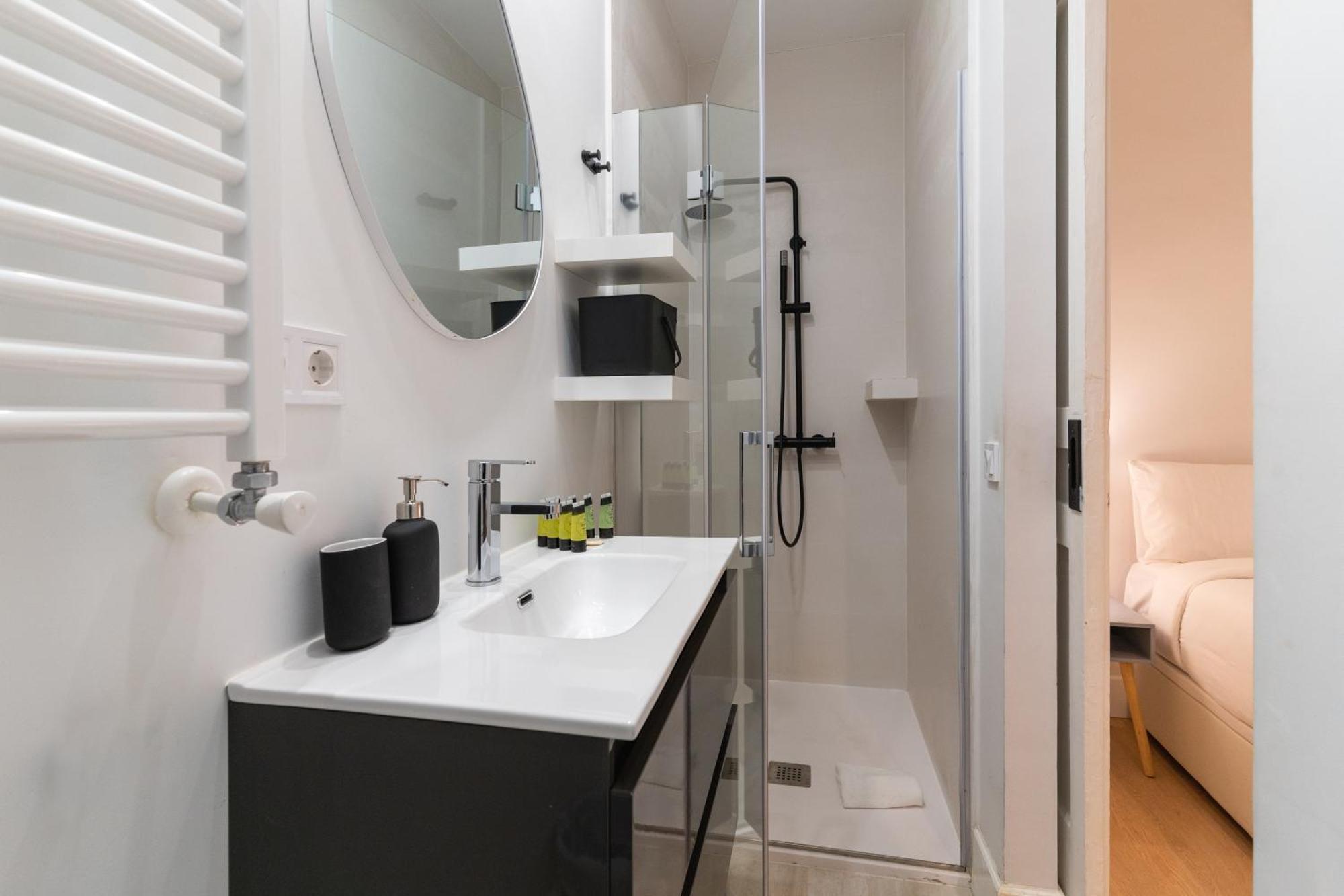 Cozy And Central-1Bd 1Bth- Cortes Apartment Madrid Exterior photo