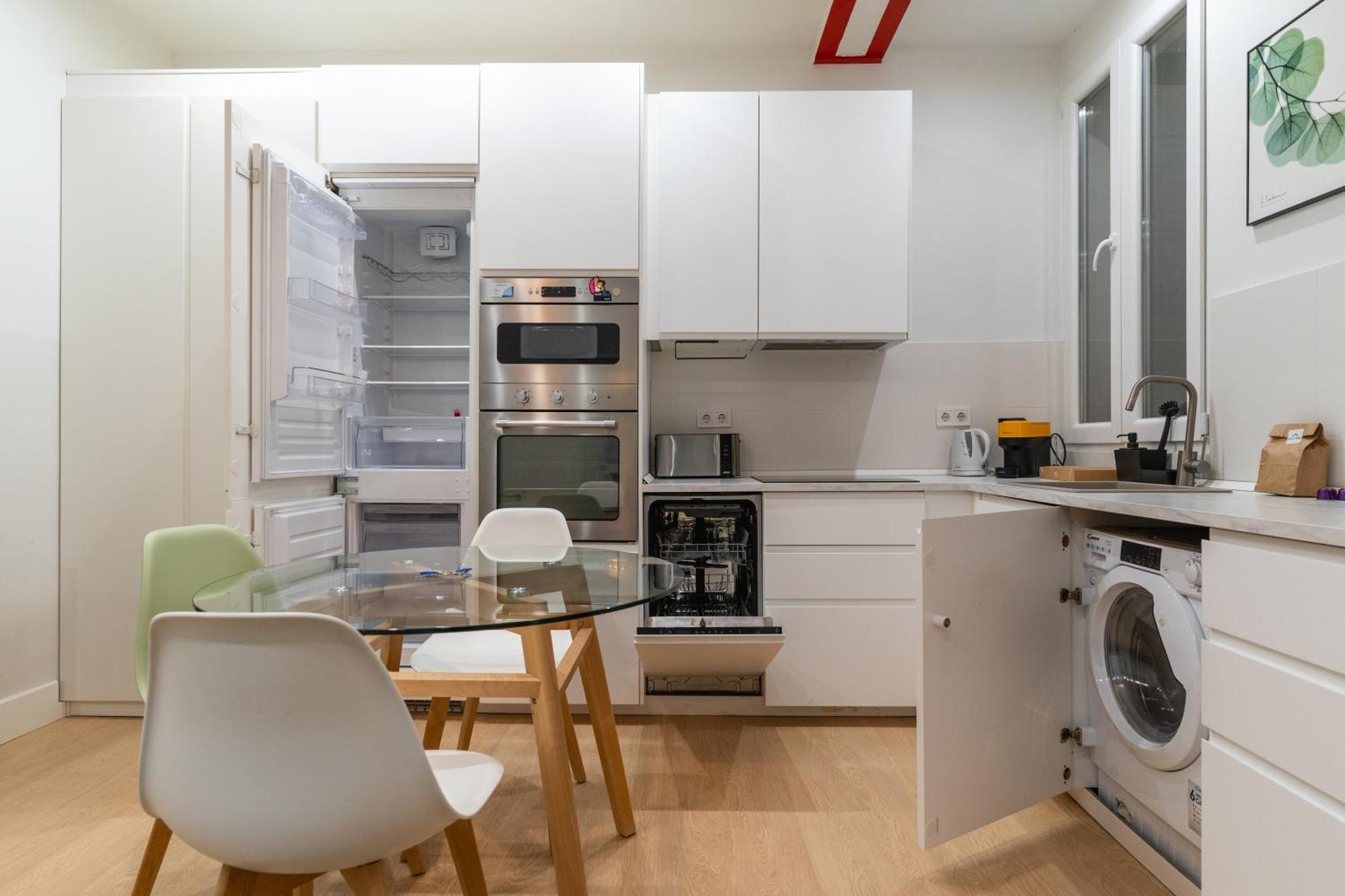 Cozy And Central-1Bd 1Bth- Cortes Apartment Madrid Exterior photo